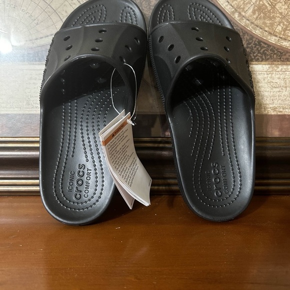Crocs • Unisex-Adult Baya II Slides - Picture 6 of 7